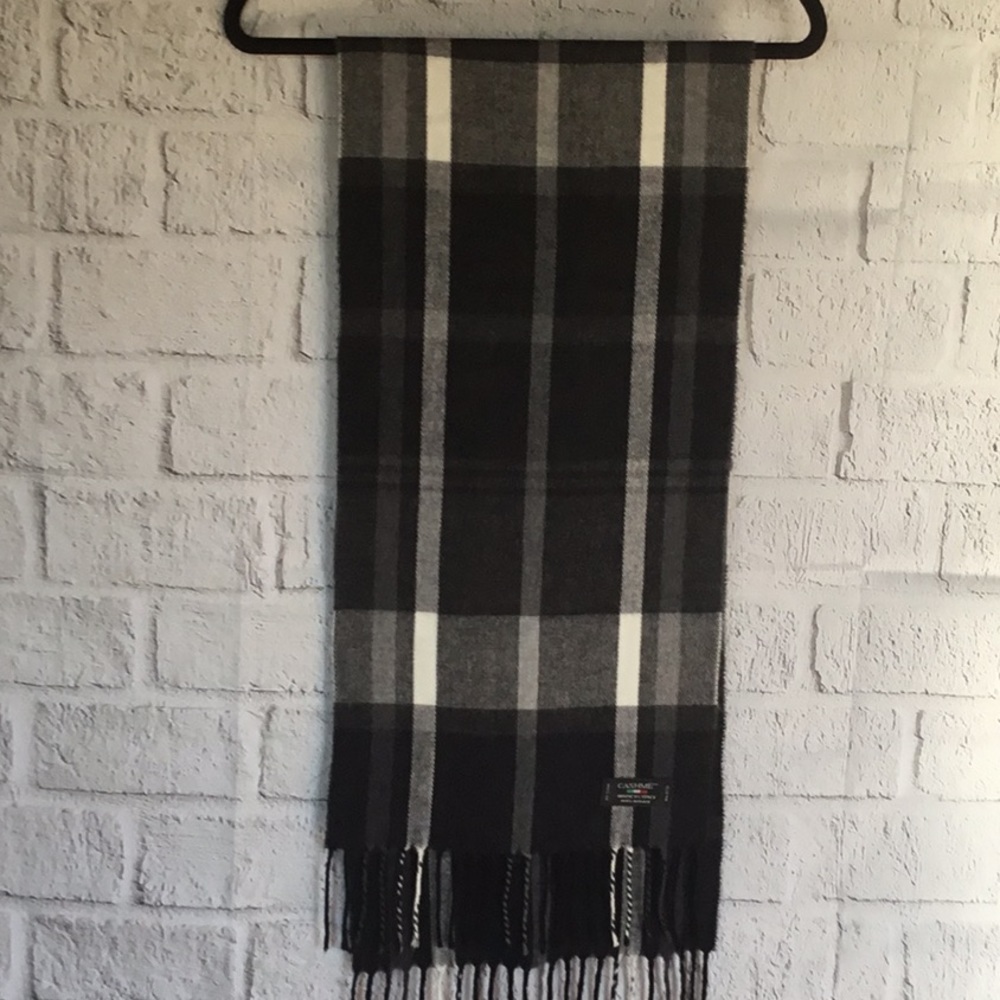 CASHME’ BLACK & GRAY FRINGED SCARF